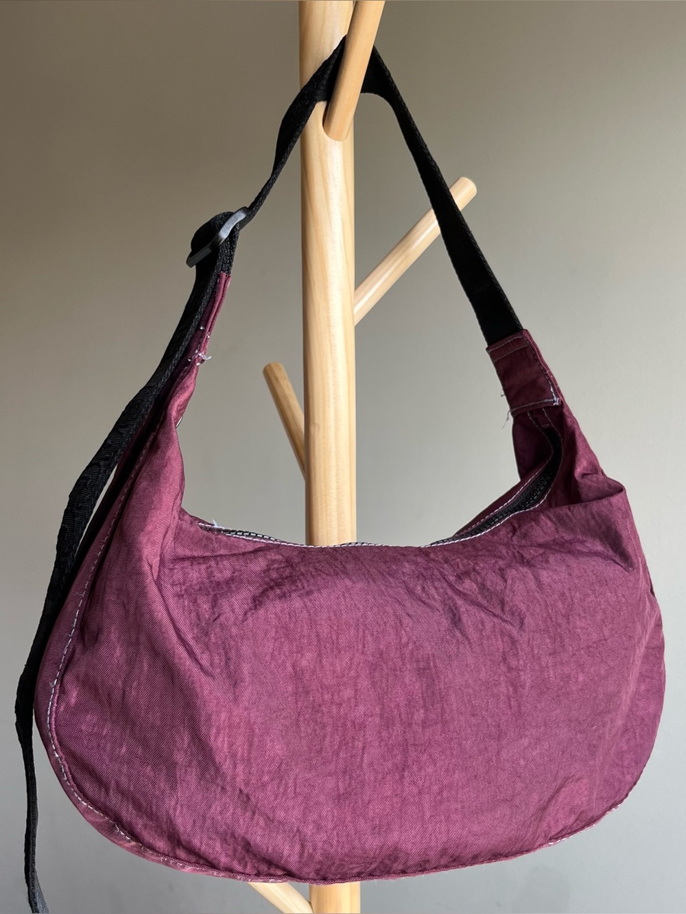 BAGGU Medium Deep Plum Crescent